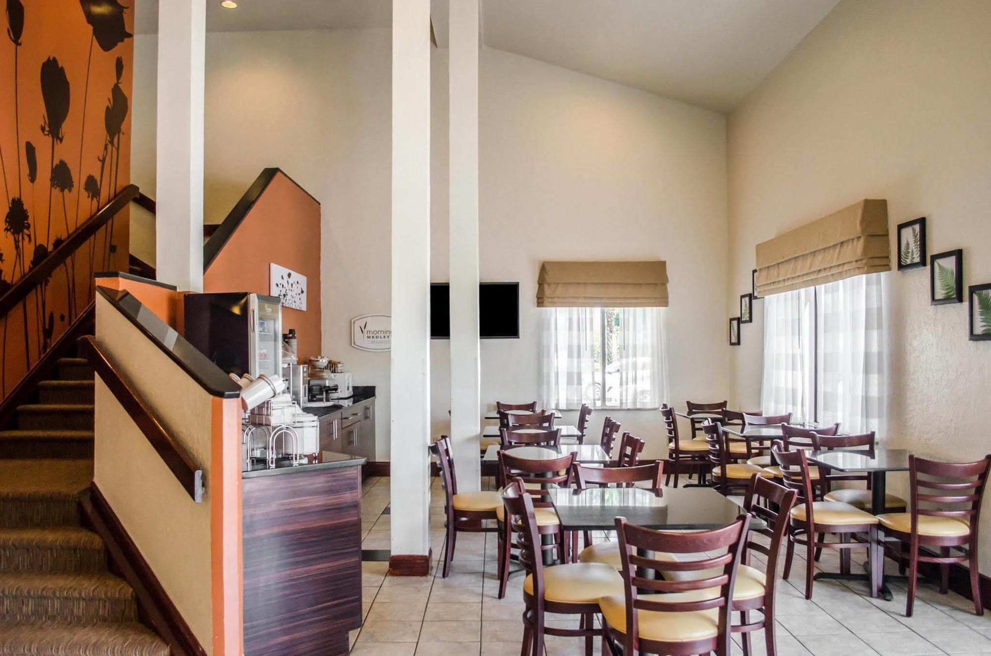 Sleep Inn near Busch Gardens - USF Temple Terrace Buitenkant foto